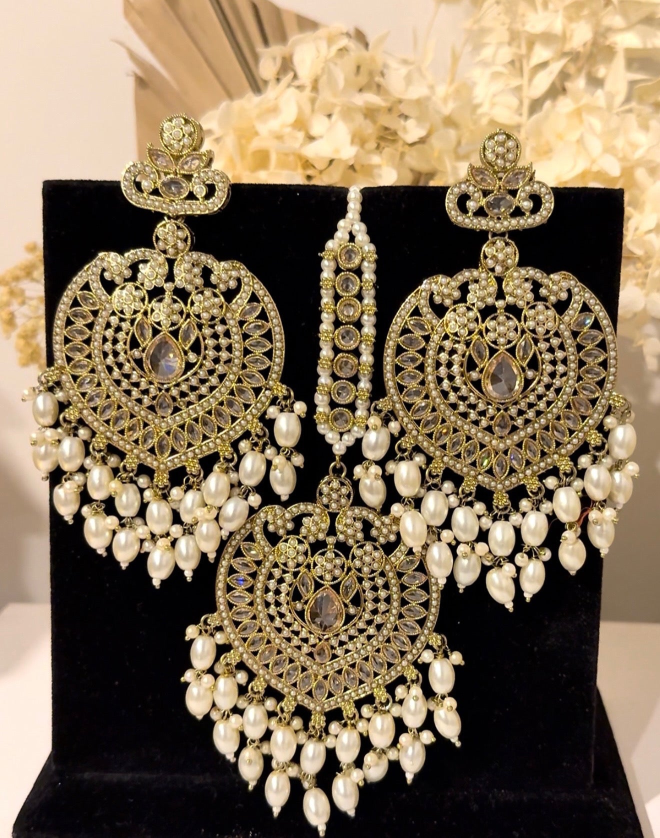 Oversized Earrings & Tikka Set in Gold