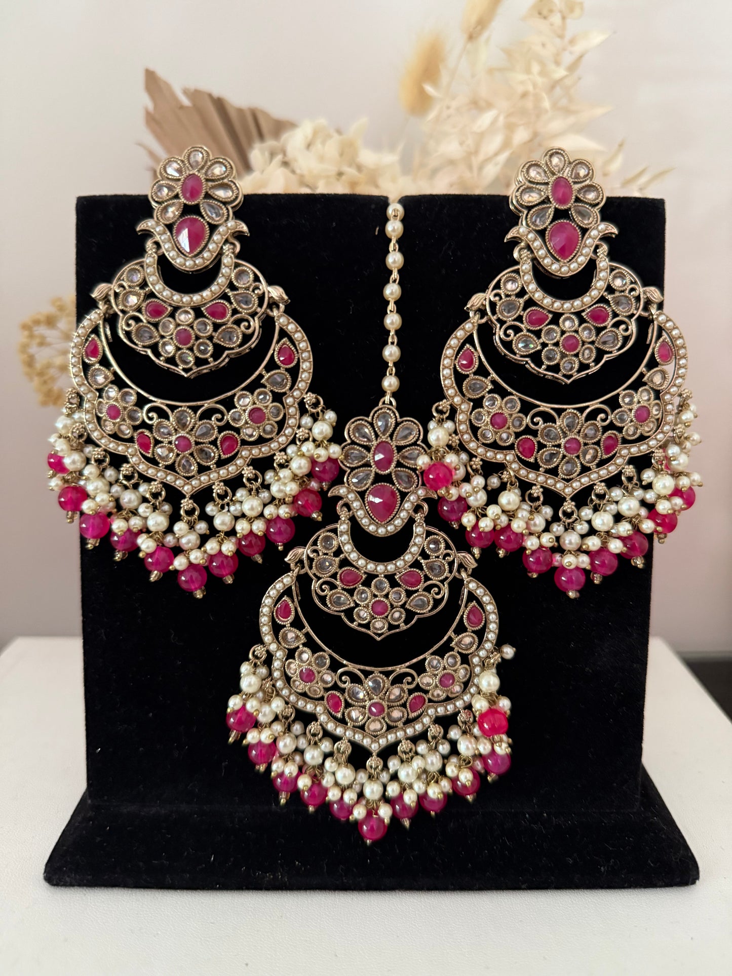 Oversized Earrings & Tikka Set in Hot Pink