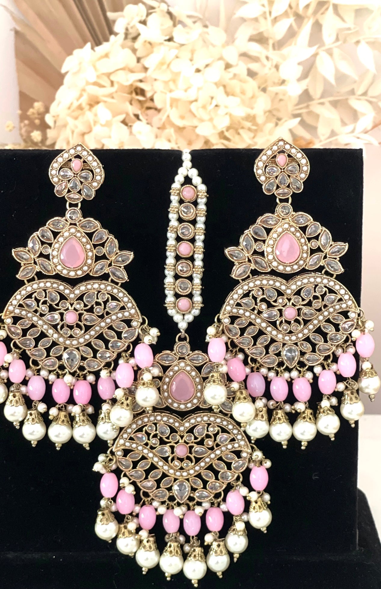 Oversized Earrings & Tikka Set in Pastel Pink
