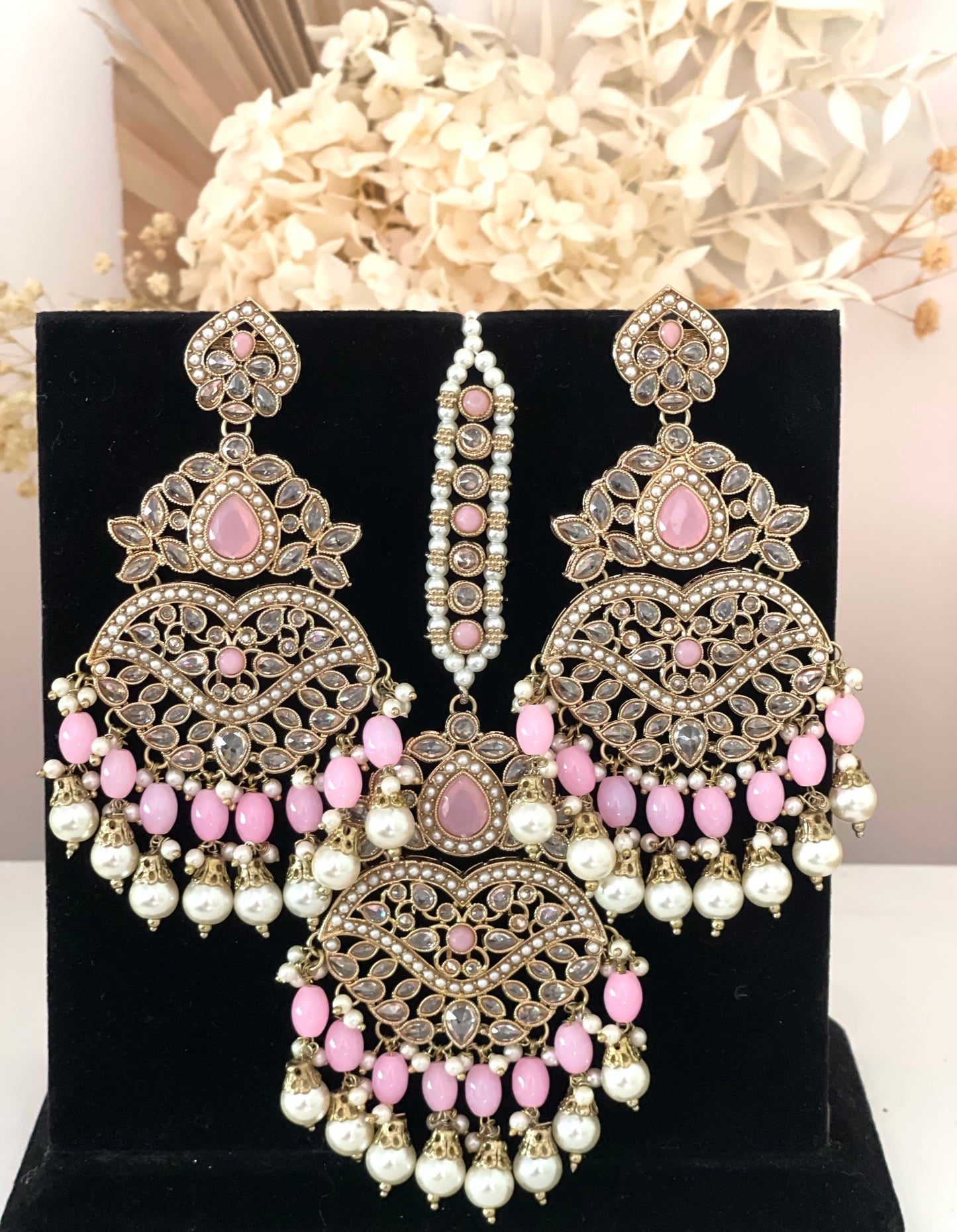 Oversized Earrings & Tikka Set in Pastel Pink