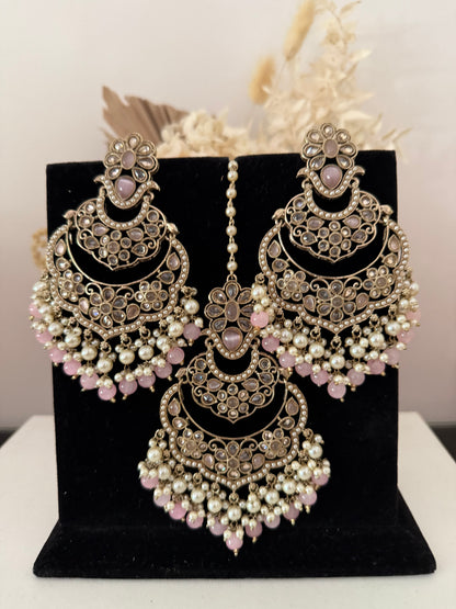 Oversized Earrings & Tikka Set in Pastel Pink
