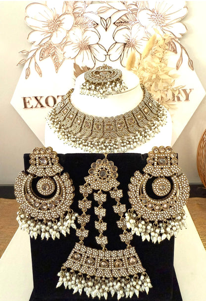 Gold Tone Necklace Set