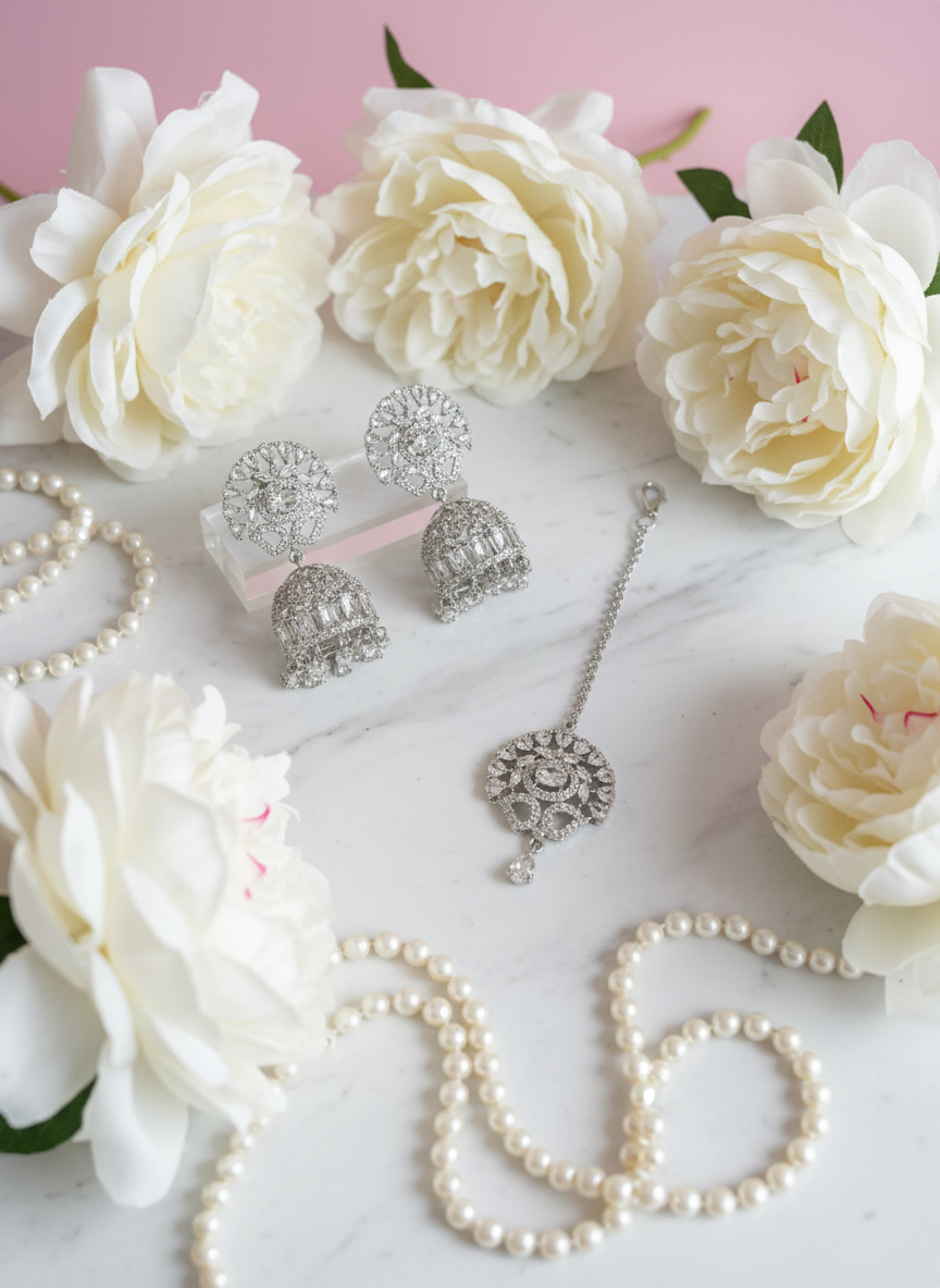 Chandelier set flat lay