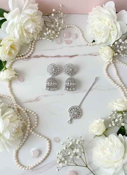 Chandelier set romantic styling