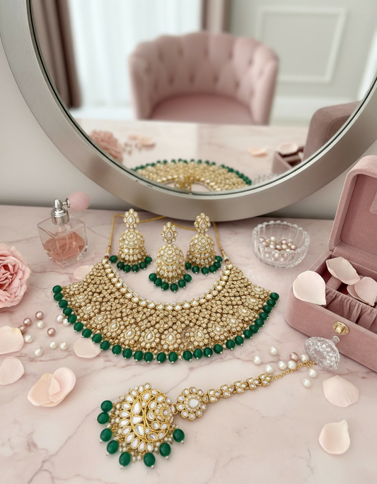 Enhanced Jewellery Display with Vibrant Colors