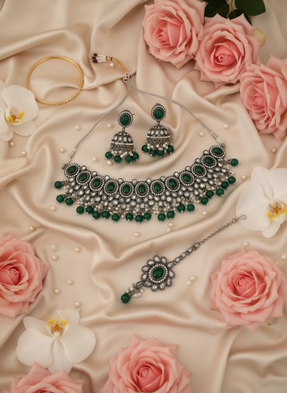 Green Stone Jewelry Set - Diagonal Arrangement